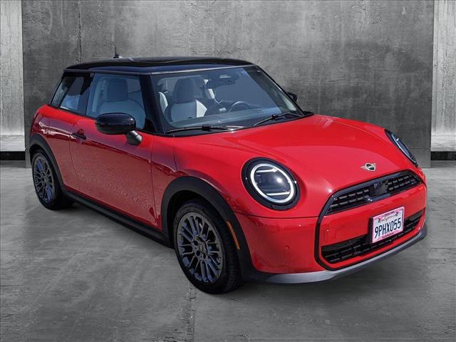 2025 Mini Cooper 2 Door Hardtop Signature photo 3