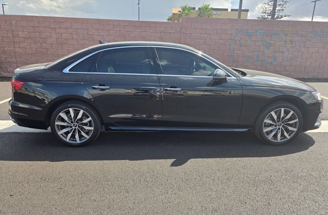 2022 Audi A4 Quattro Premium photo 4