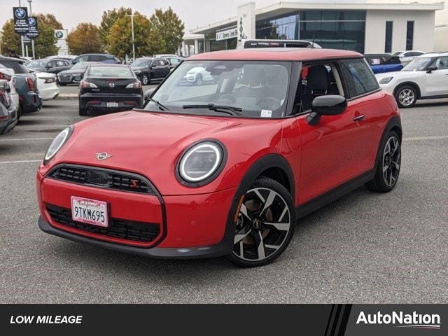 2025 MINI Hardtop 2 Door S's photo