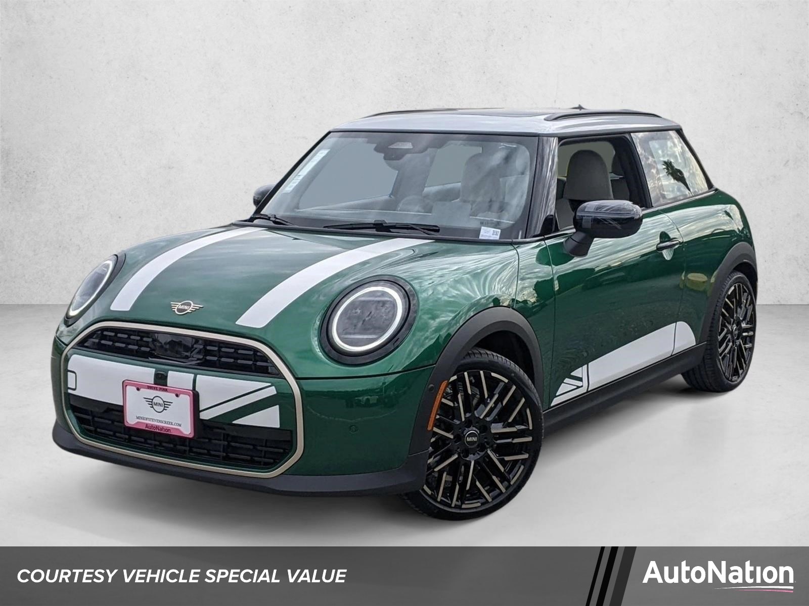 2026 MINI Hardtop's photo