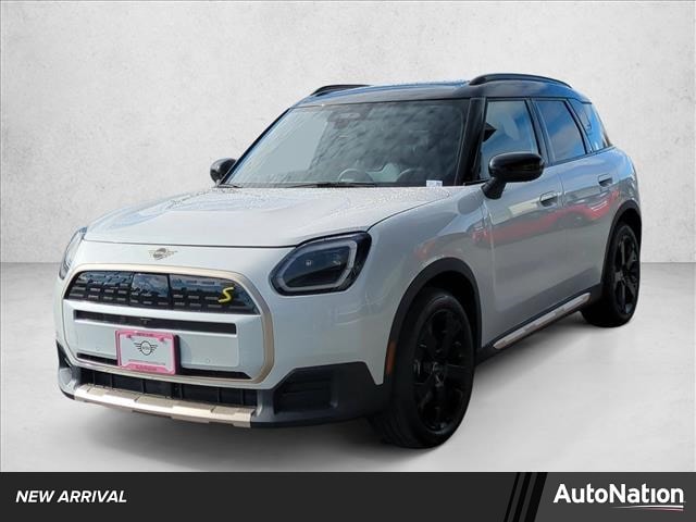 2025 MINI Countryman SE's photo