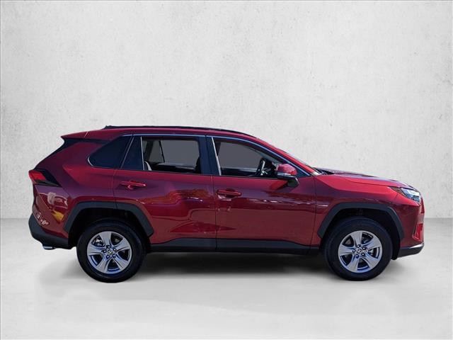 2025 Toyota RAV4 XLE photo 4
