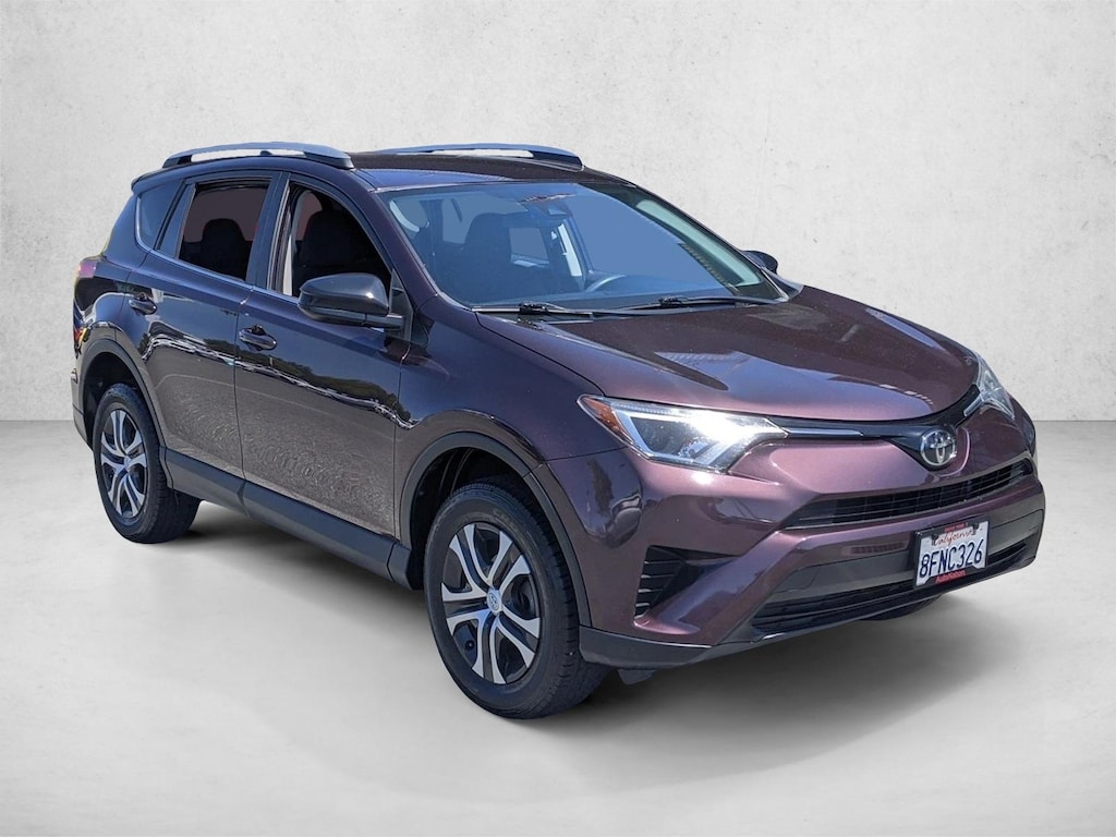 Used 2018 Toyota RAV4 LE Sport Utility