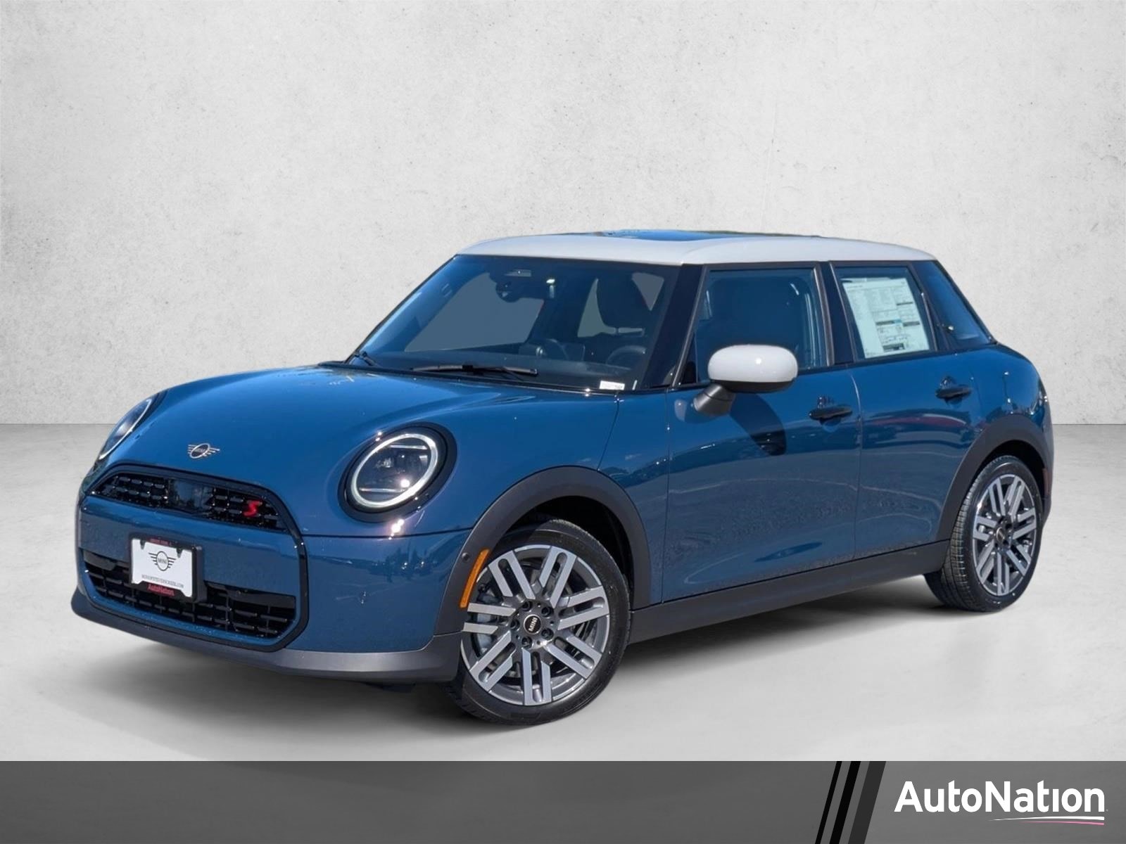 2026 MINI Hardtop Cooper S Signature's photo