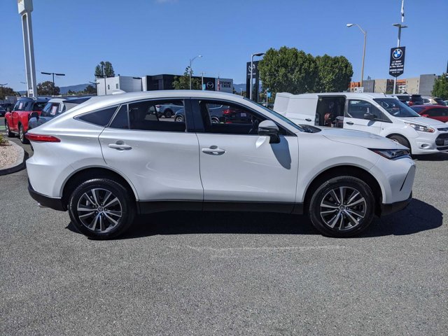 2023 Toyota Venza LE photo 4