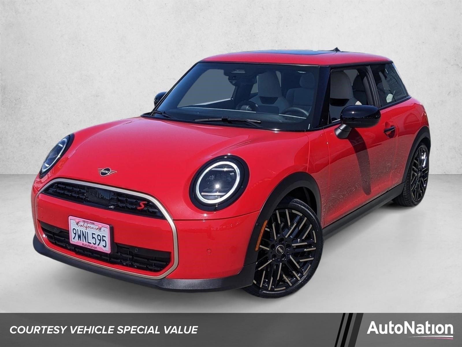 2025 MINI Hardtop Cooper S Signature's photo