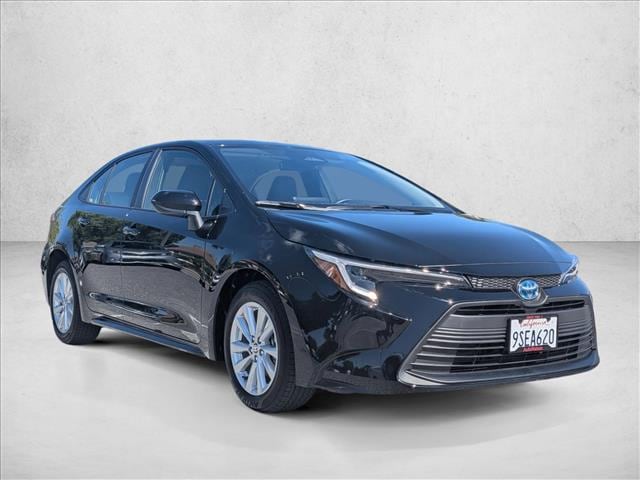 2025 Toyota Corolla Hybrid LE photo 3