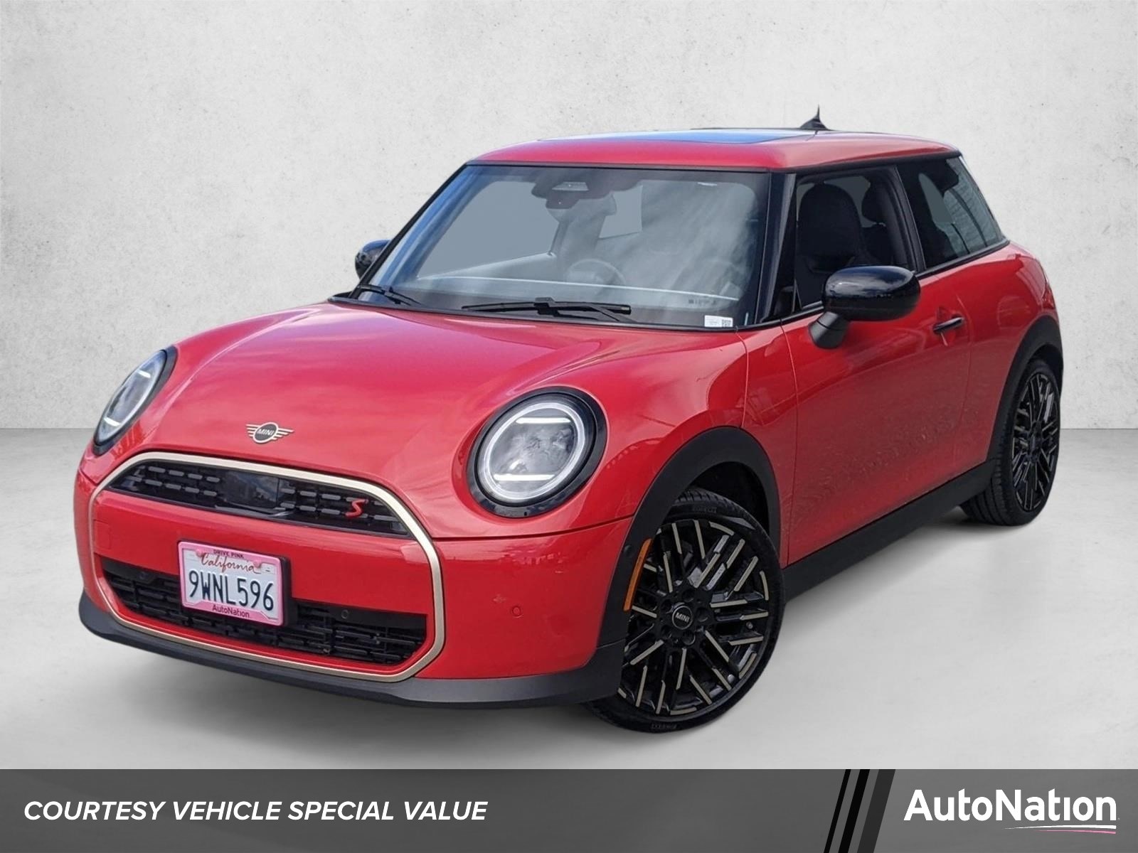 2025 MINI Hardtop Cooper S Signature's photo