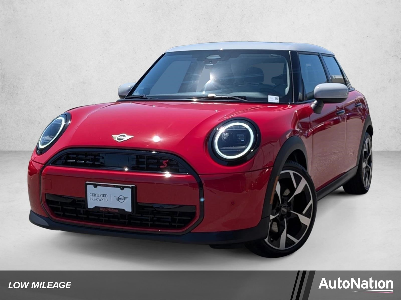 2025 MINI Hardtop Cooper S Signature's photo