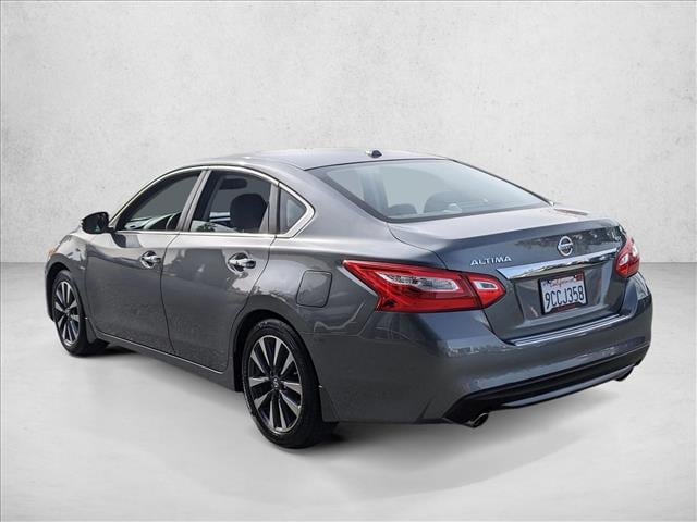 2016 Nissan Altima 2.5 SV photo 3