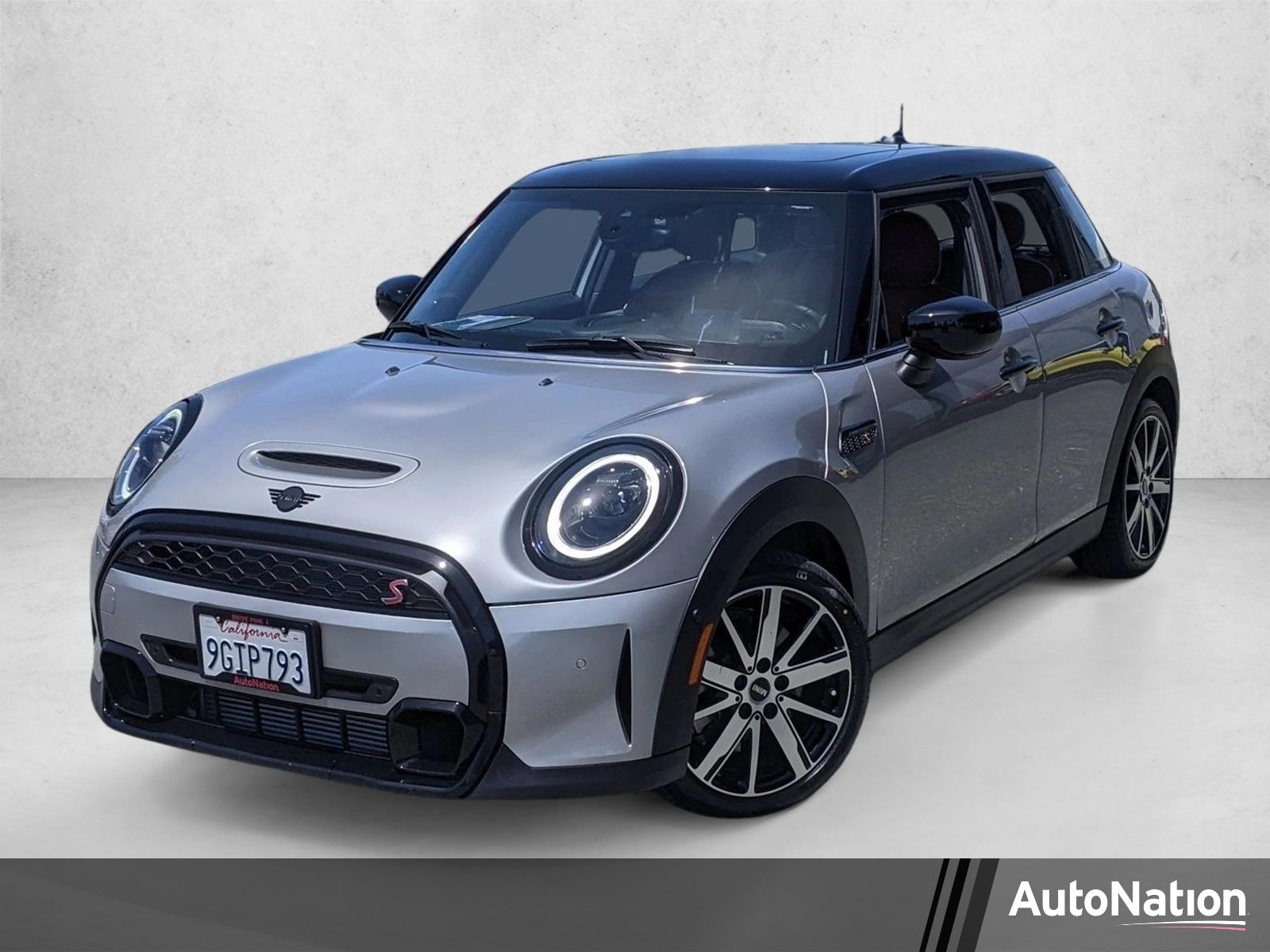 2024 MINI Hardtop Cooper S's photo