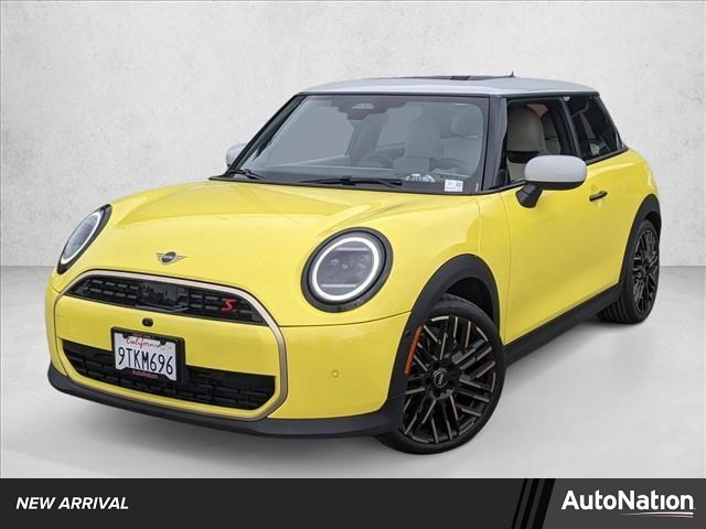 2025 MINI Hardtop 2 Door S's photo
