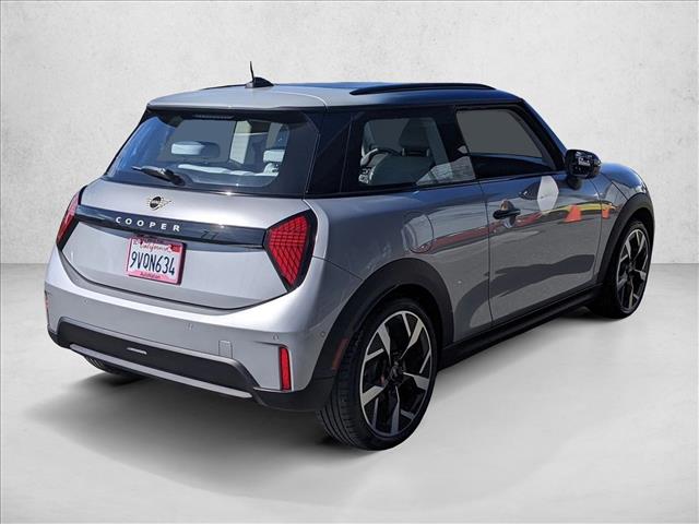 2025 MINI Hardtop 2 Door Cooper photo 5