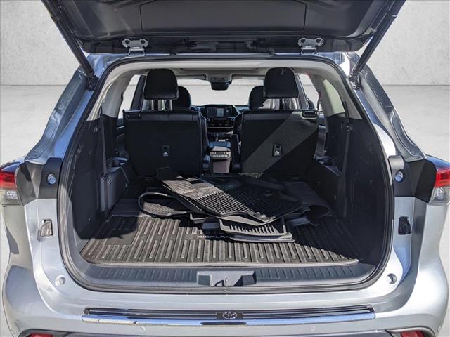 2022 Toyota Highlander Platinum photo 5