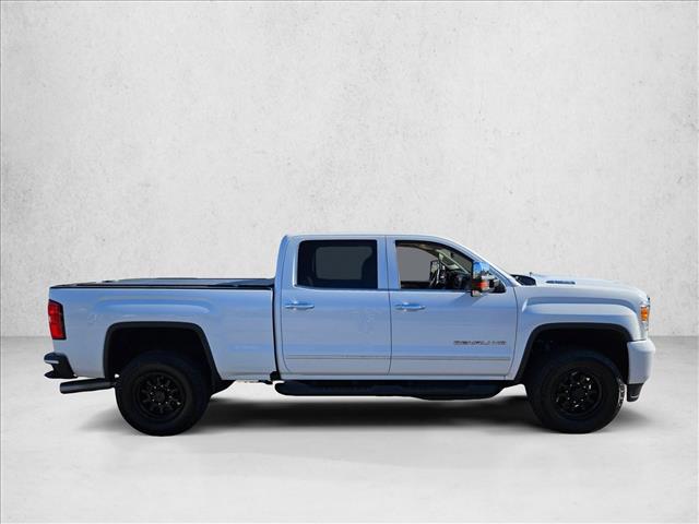 2017 Gmc Sierra 2500 HD Denali photo 4