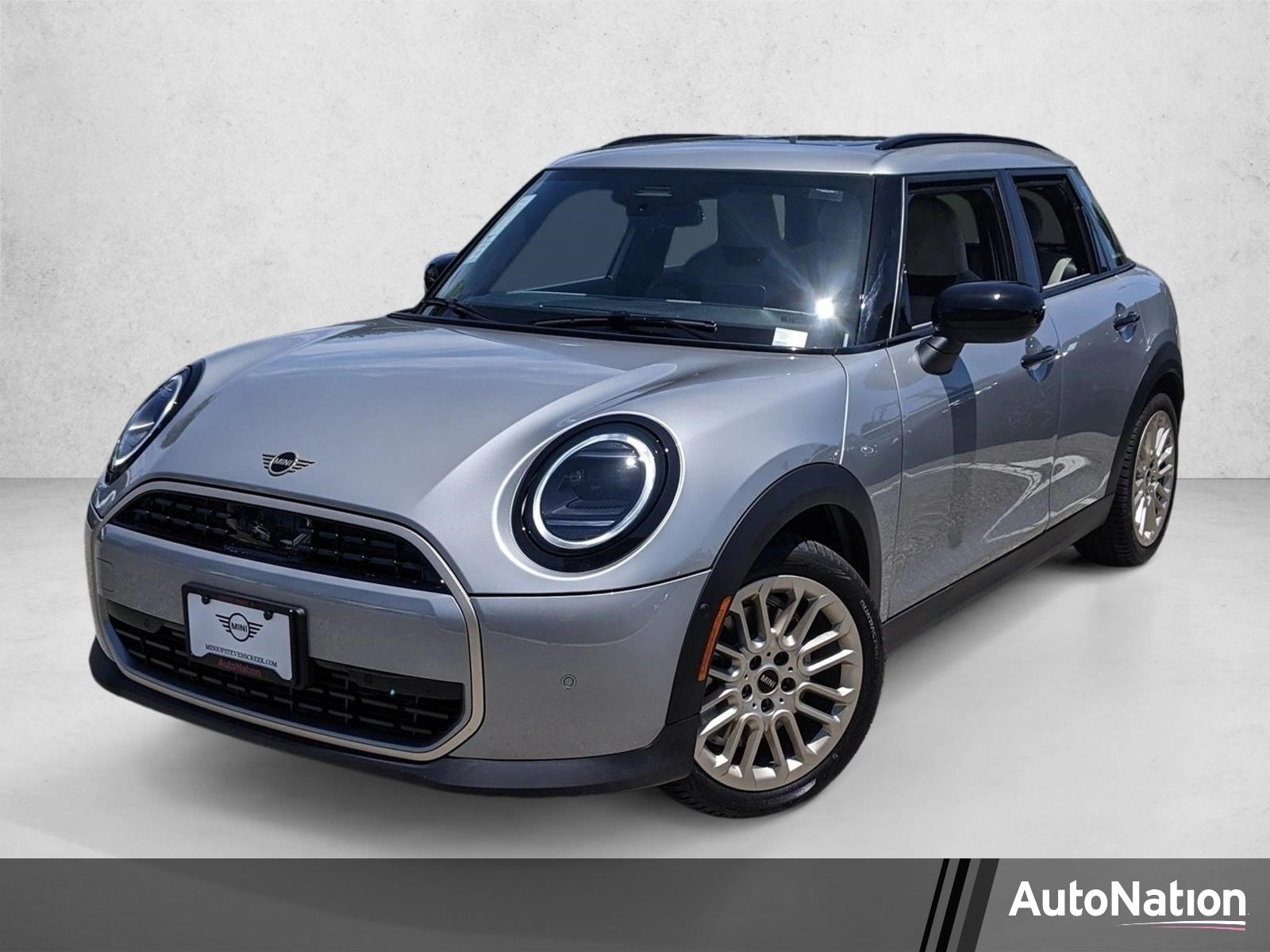 2026 MINI Hardtop's photo