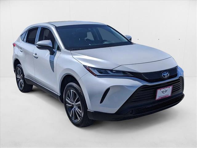 2023 Toyota Venza LE photo 3