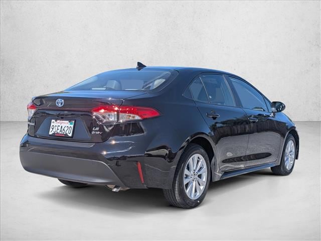 2025 Toyota Corolla Hybrid LE photo 5