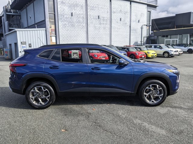 2024 Chevrolet Trax LT photo 4