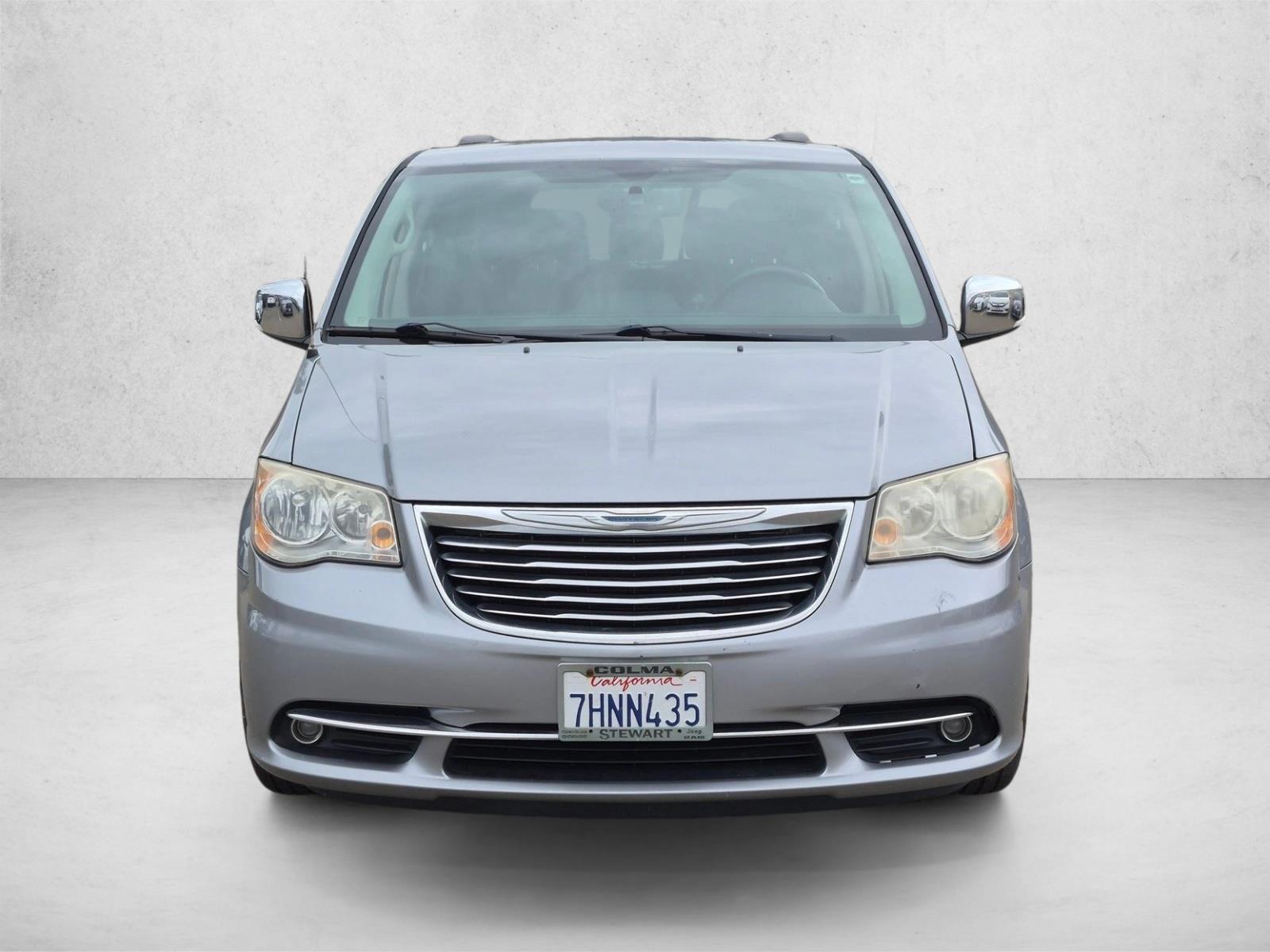Used 2014 Chrysler Town & Country Touring-L Mini-van Passenger