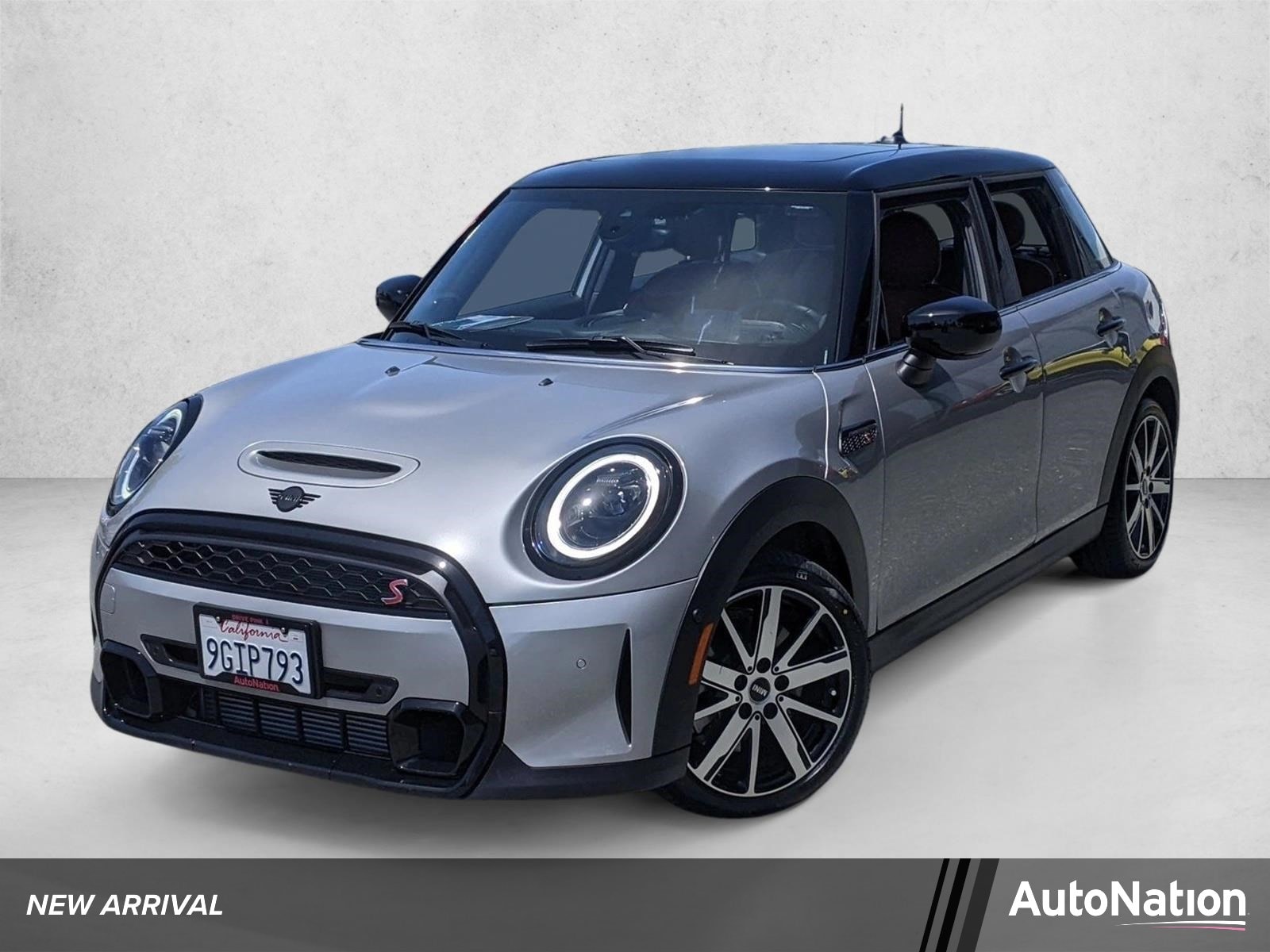 2024 MINI Hardtop Cooper S's photo