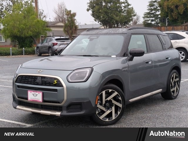 2025 MINI Countryman SE's photo