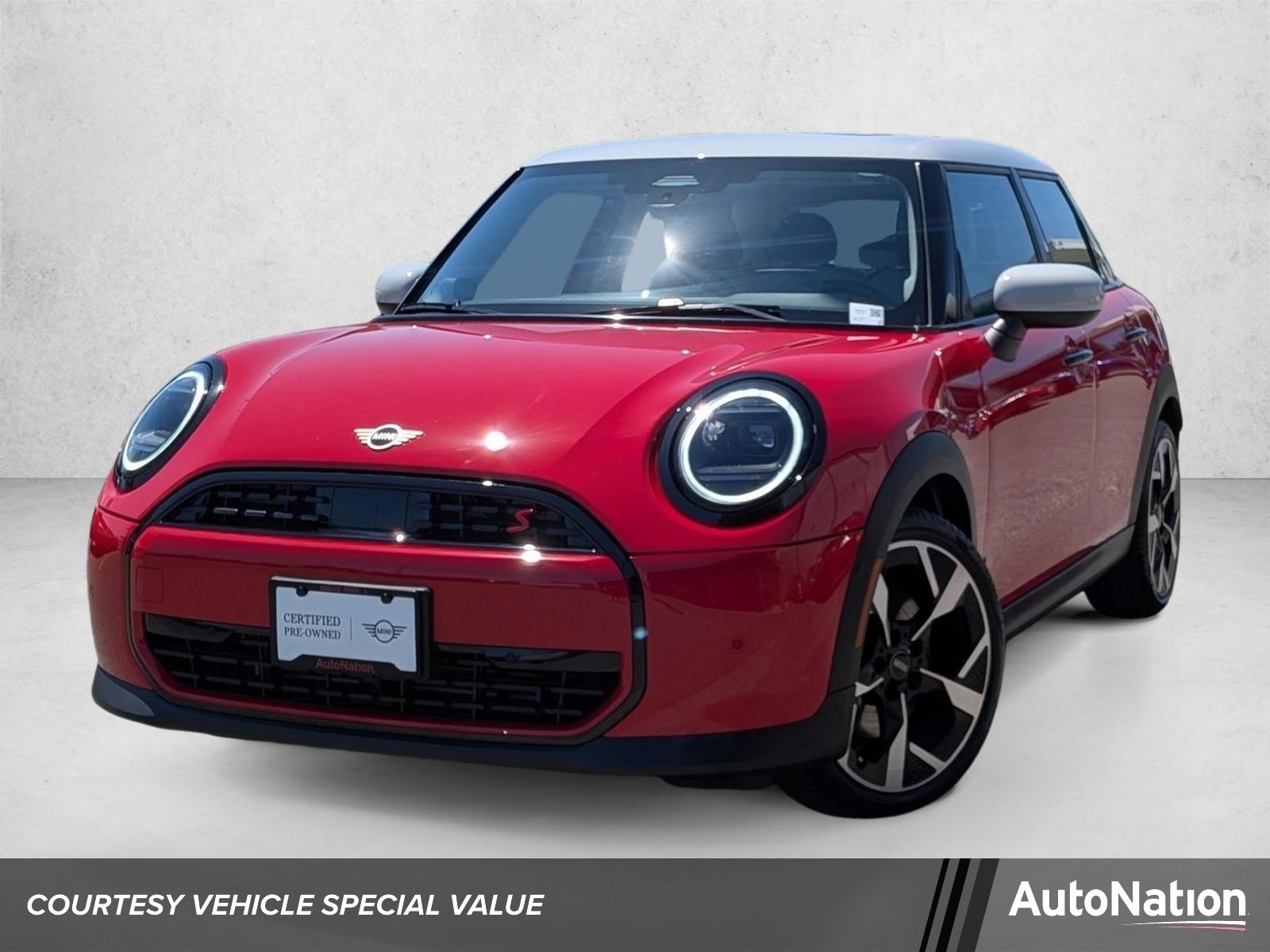 2025 MINI Hardtop Cooper S Signature's photo