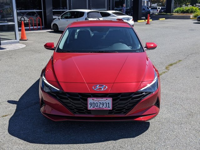 2023 Hyundai Elantra SEL photo 2
