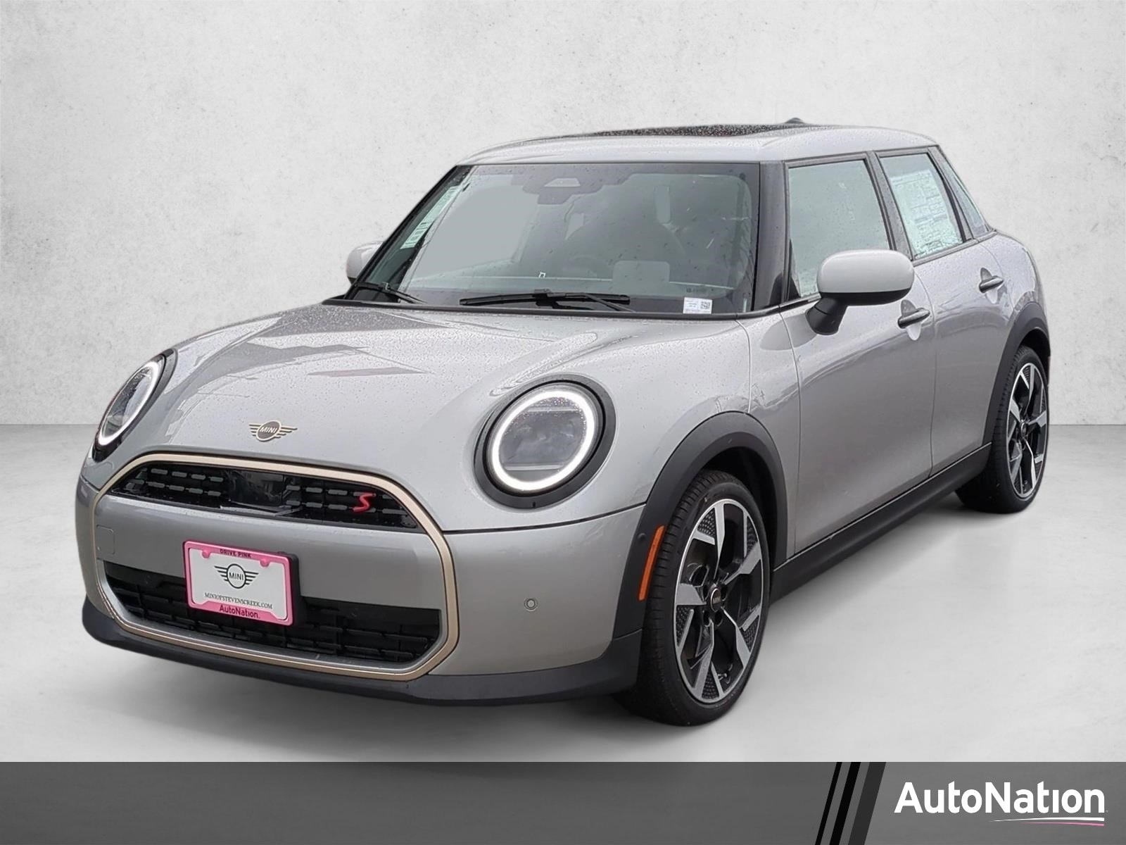 2026 MINI Hardtop Cooper S Signature's photo