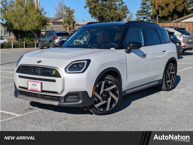 2025 MINI Countryman SE's photo