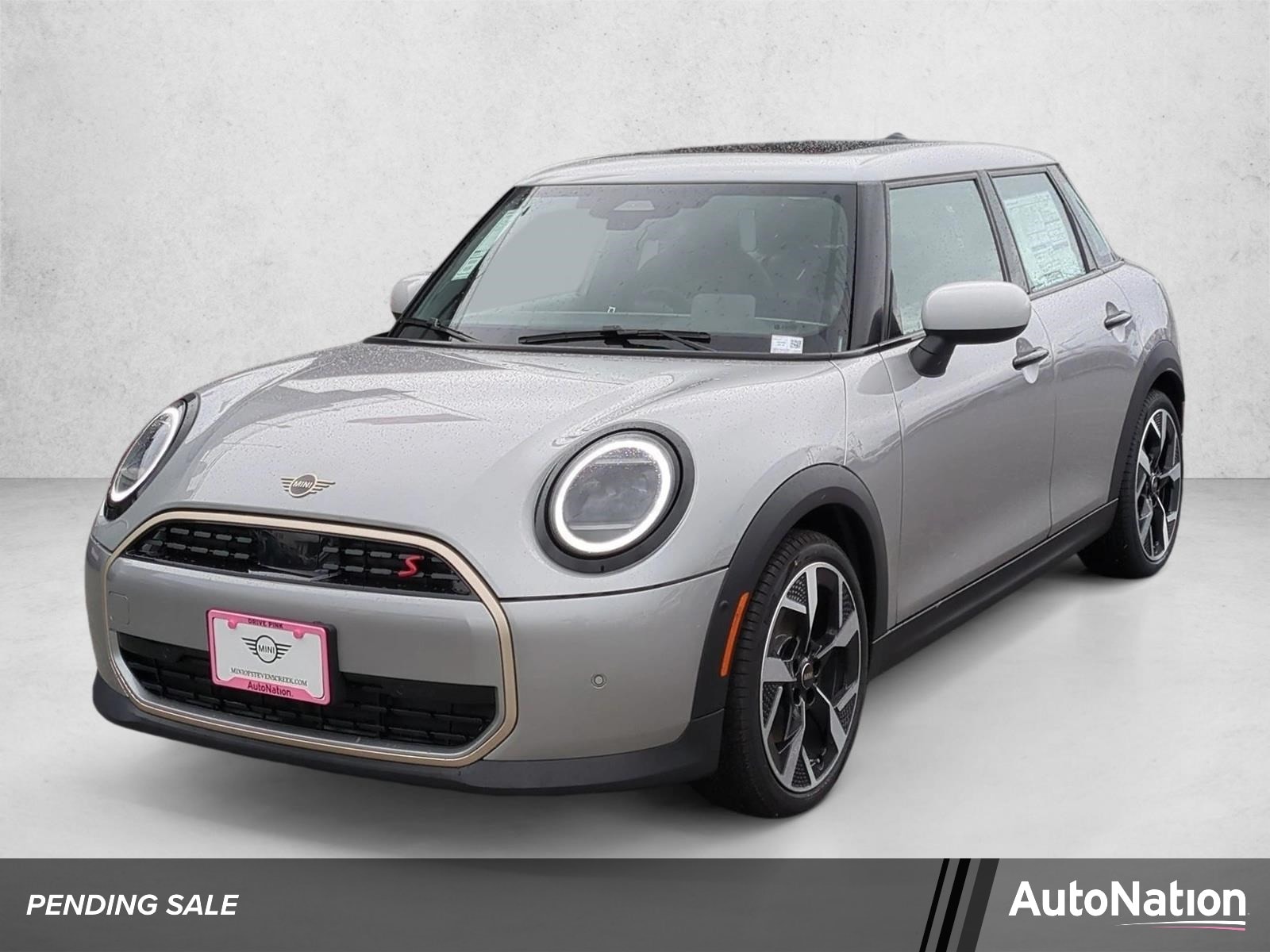 2026 MINI Hardtop Cooper S Signature's photo