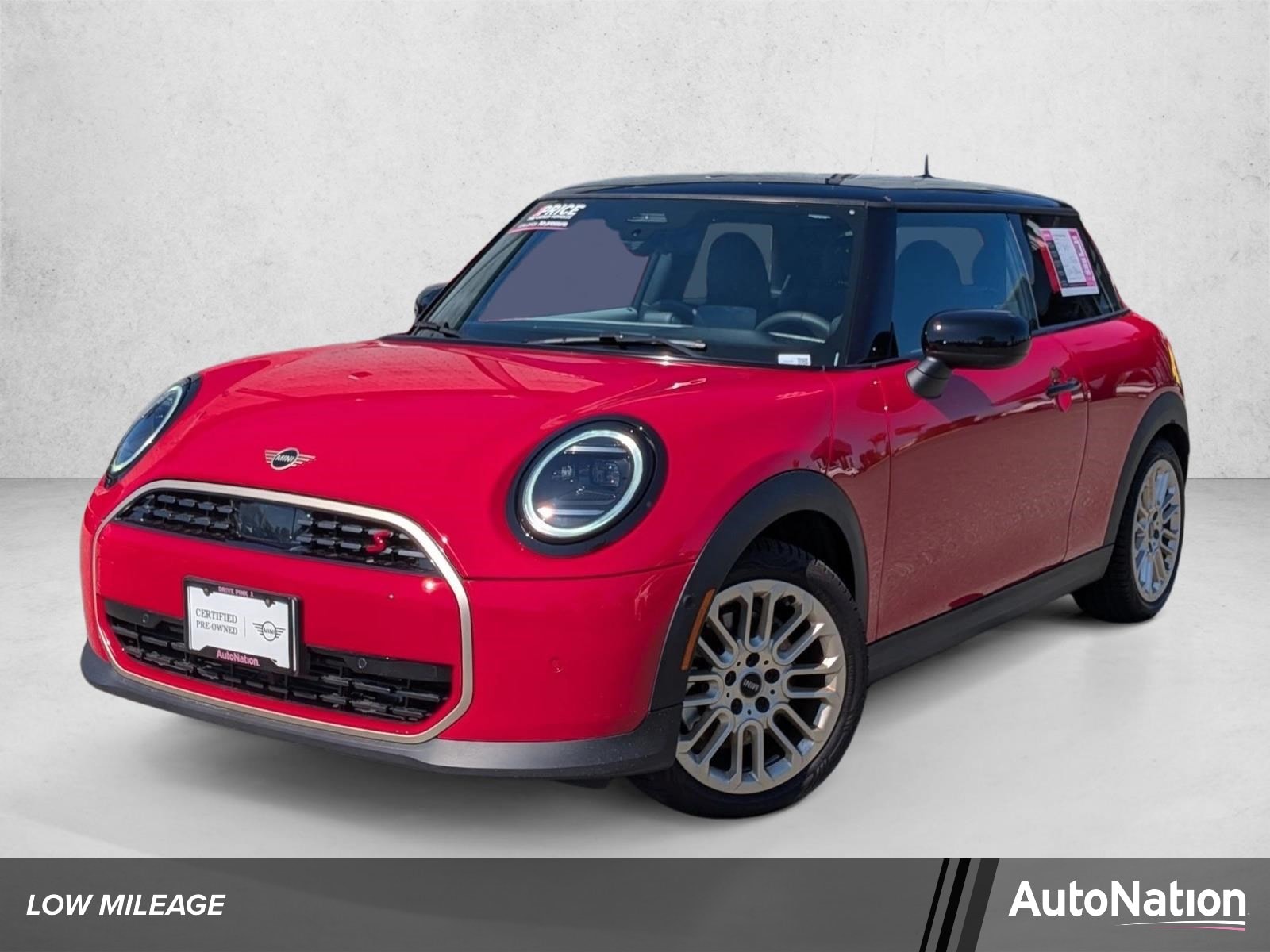 2025 MINI Hardtop Cooper S Signature's photo