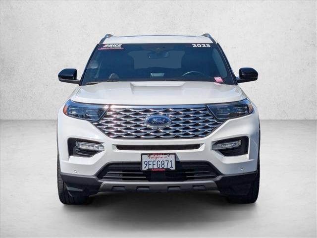 2023 Ford Explorer Platinum photo 2