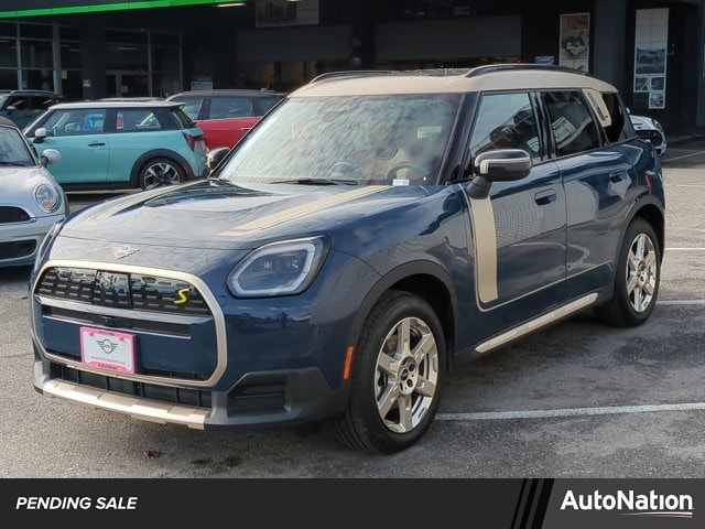 2025 MINI Countryman SE's photo