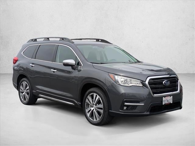 2022 Subaru Ascent Touring photo 2