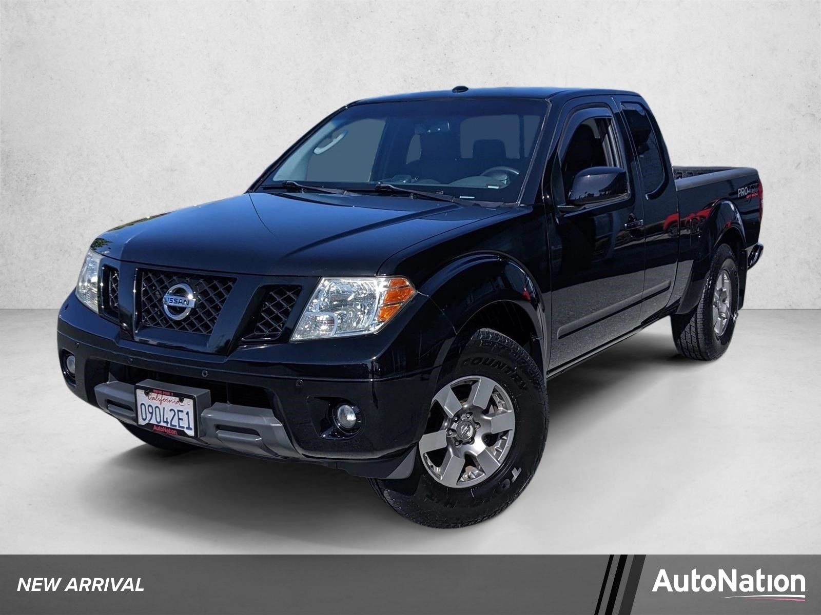 2011 Nissan Frontier 4.0 PRO-4X King Cab 4X2 AT's photo