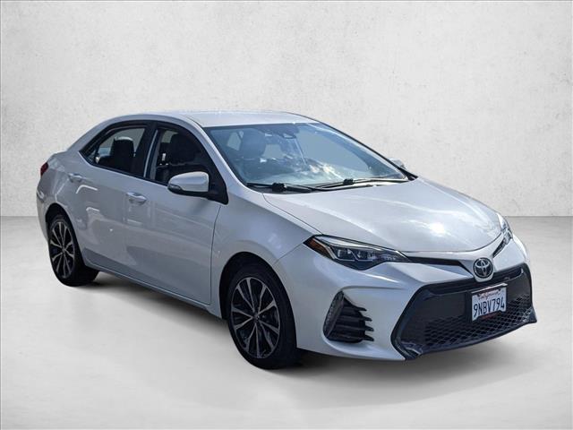 2017 Toyota Corolla SE photo 2