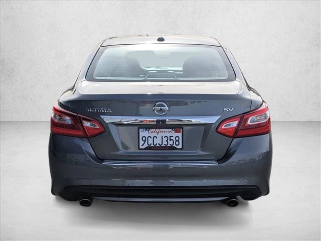 2016 Nissan Altima 2.5 SV photo 6