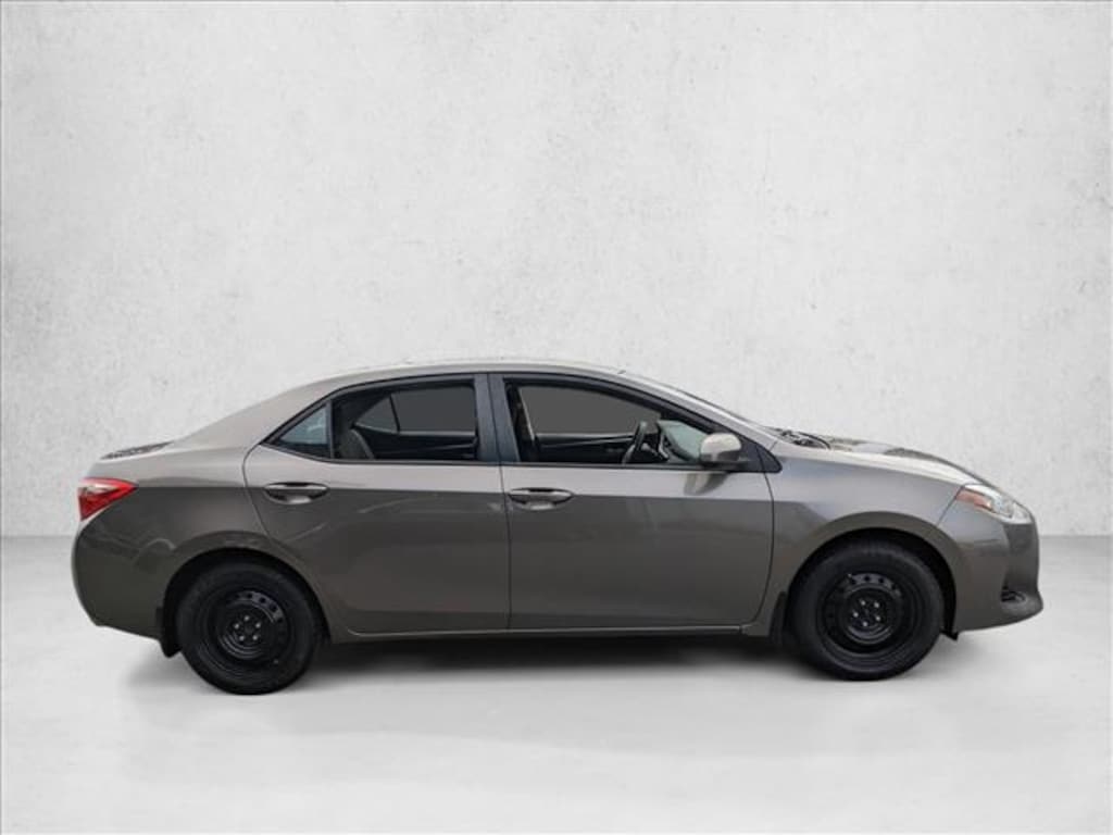 Used 2017 Toyota Corolla LE 4dr Car