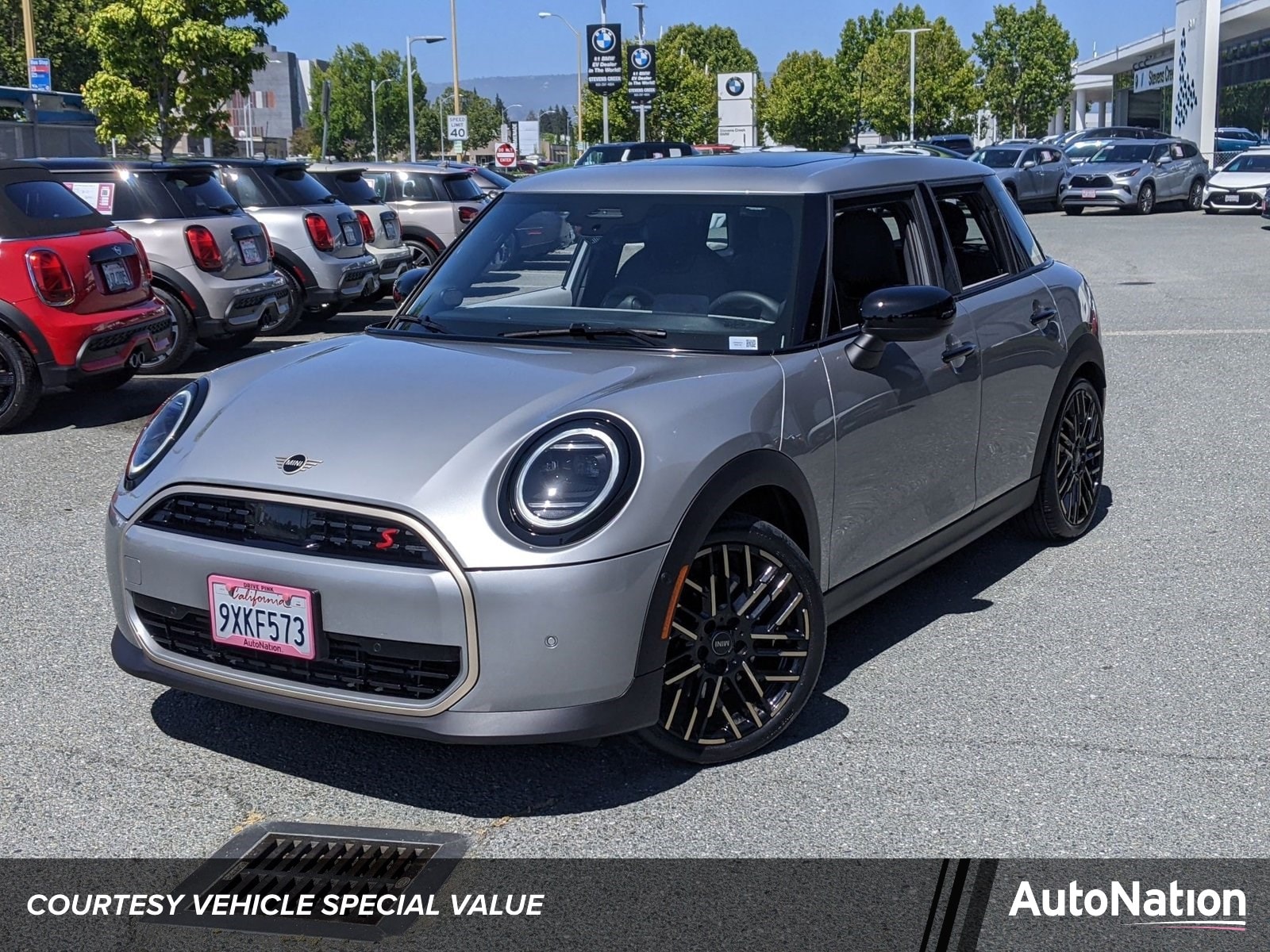2025 MINI Hardtop Cooper S Signature's photo