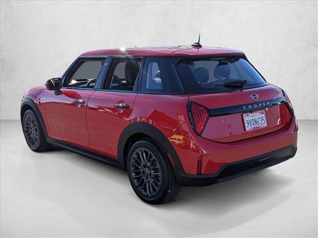 2025 MINI Hardtop 4 Door C Signature Trim photo 3