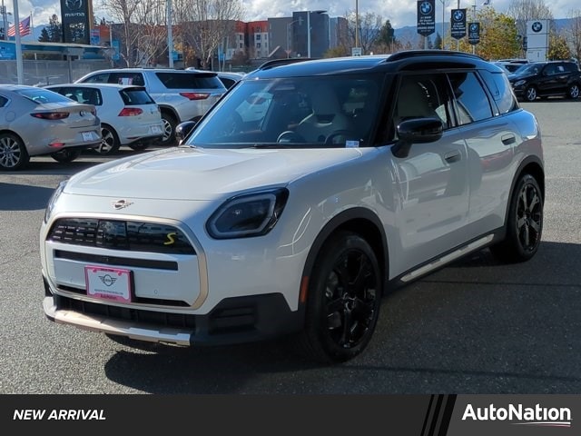 2025 MINI Countryman SE's photo