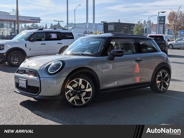 2025 MINI Hardtop 2 Door S's photo