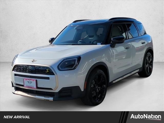 2025 MINI Countryman SE's photo
