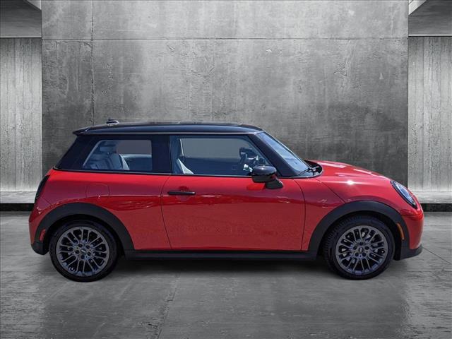 2025 Mini Cooper 2 Door Hardtop Signature photo 4