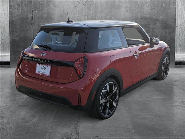 2025 Mini Cooper 2 Door Hardtop Signature photo 2