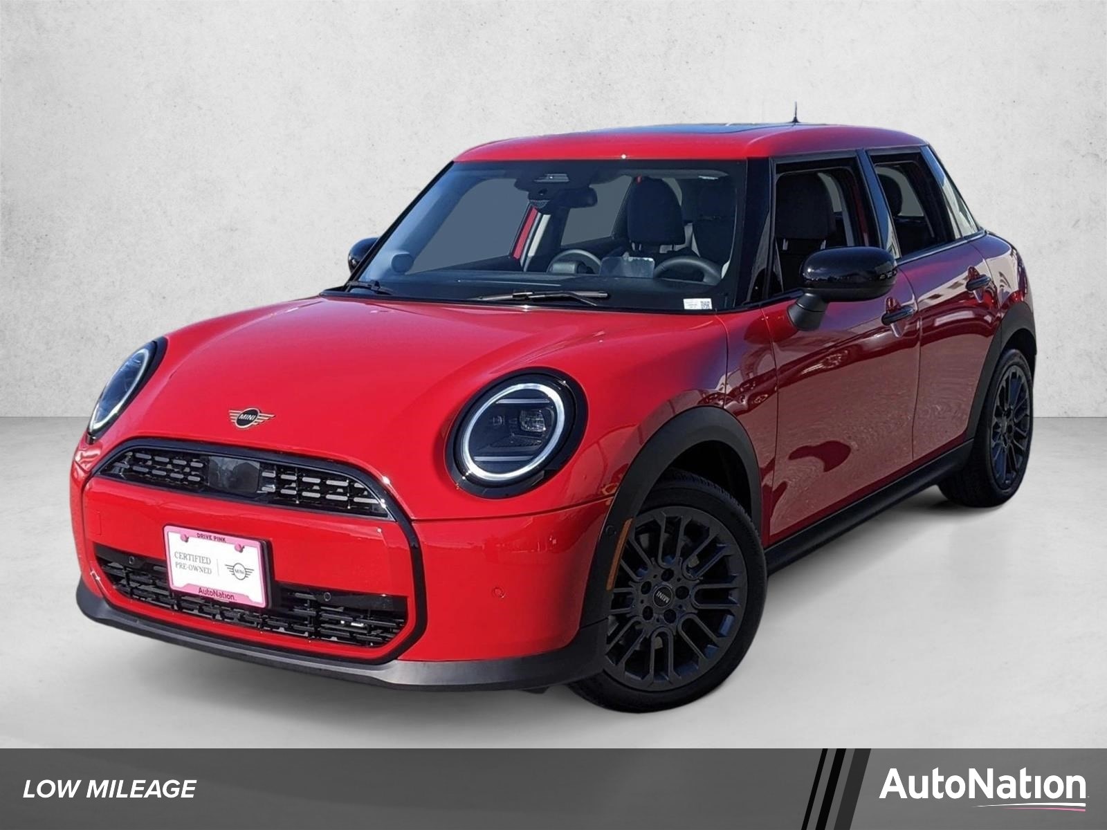 2025 MINI Hardtop Cooper Signature's photo