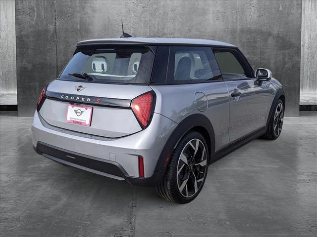 2025 Mini Cooper S Iconic photo 2