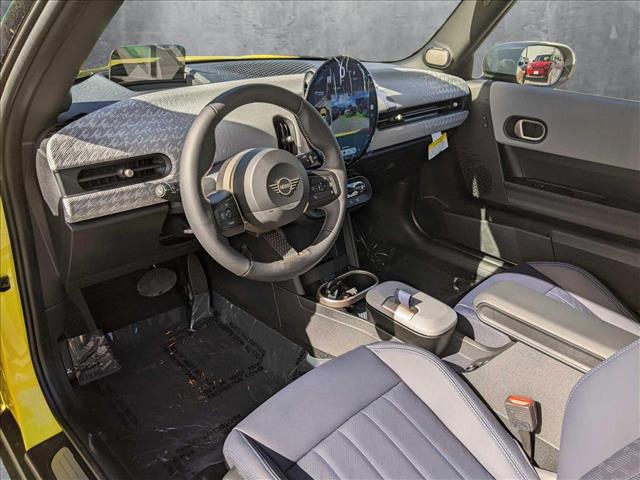 2025 Mini Cooper 2 Door Hardtop Iconic photo 3
