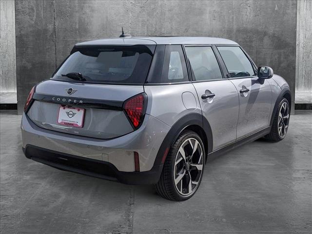 2025 Mini Cooper Signature photo 2